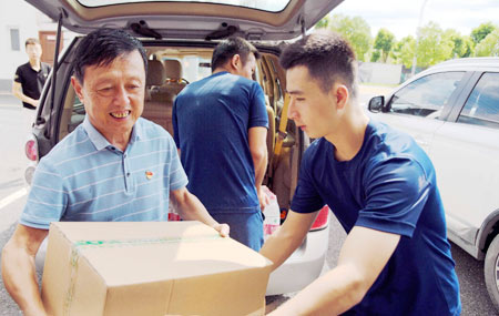 六百里黨支部赴區(qū)消防大隊開展慰問活動