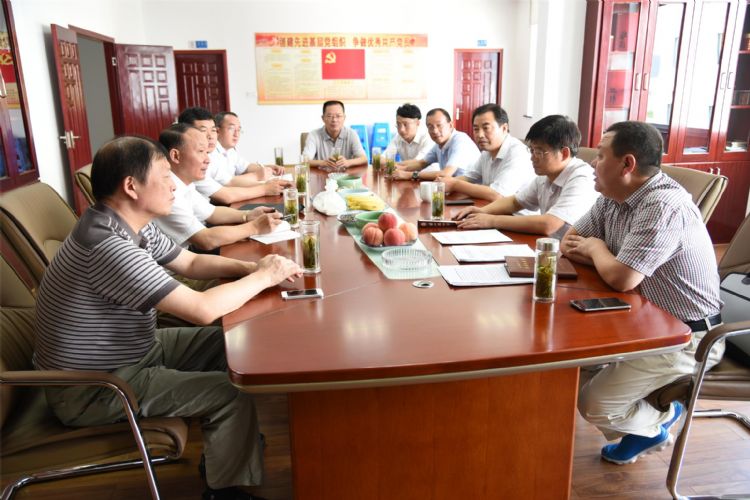省委統(tǒng)戰(zhàn)部部長、省工商聯黨組書記徐發(fā)成前往六百里公司調研.jpg